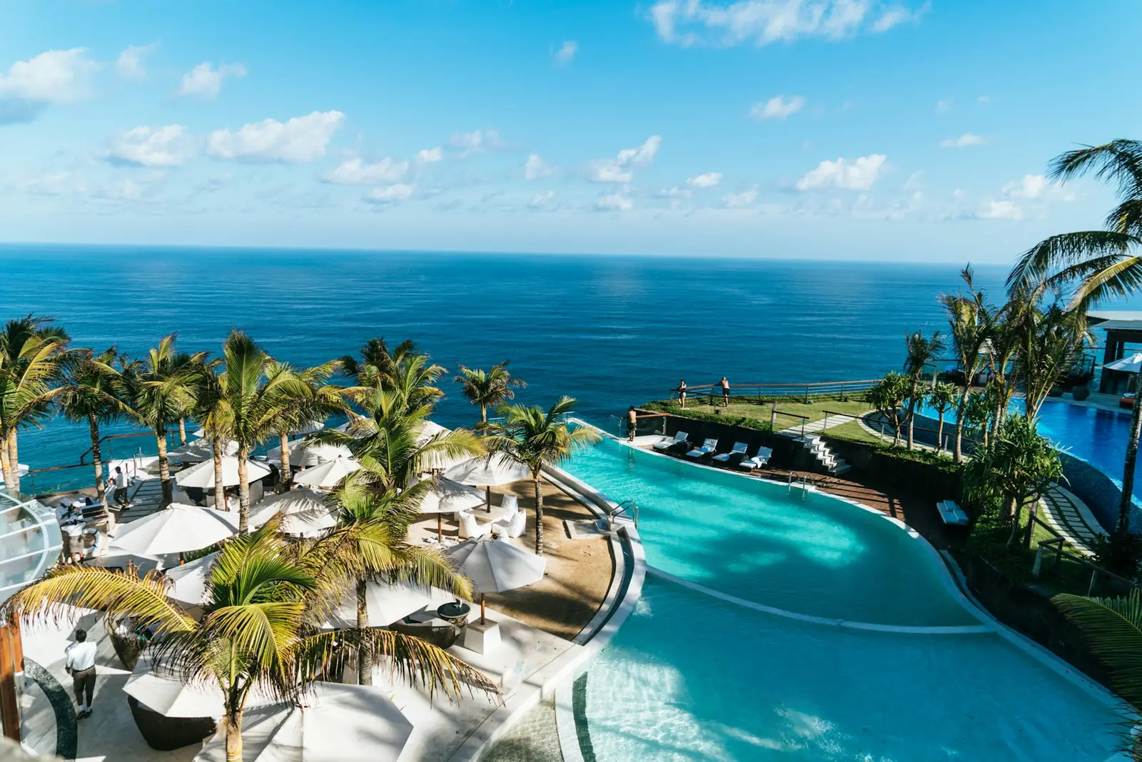 Resort avec piscine, image d’exemple pour une présentation partenaire